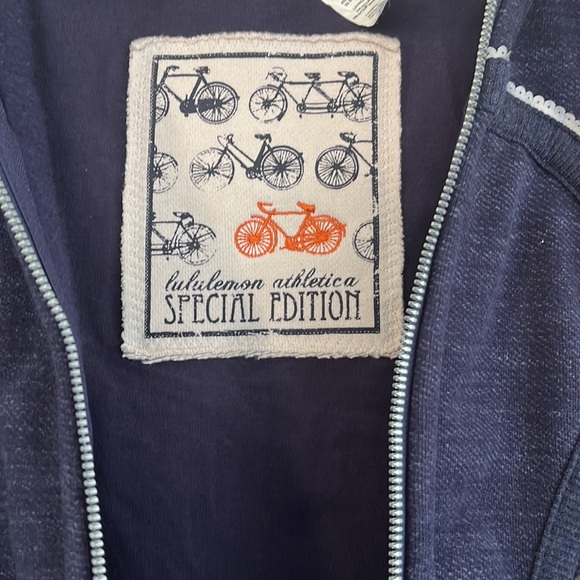 LULULEMON RIDE ON ROCK ON BICYCLE SPECIAL EDITION - Picture 4 of 10